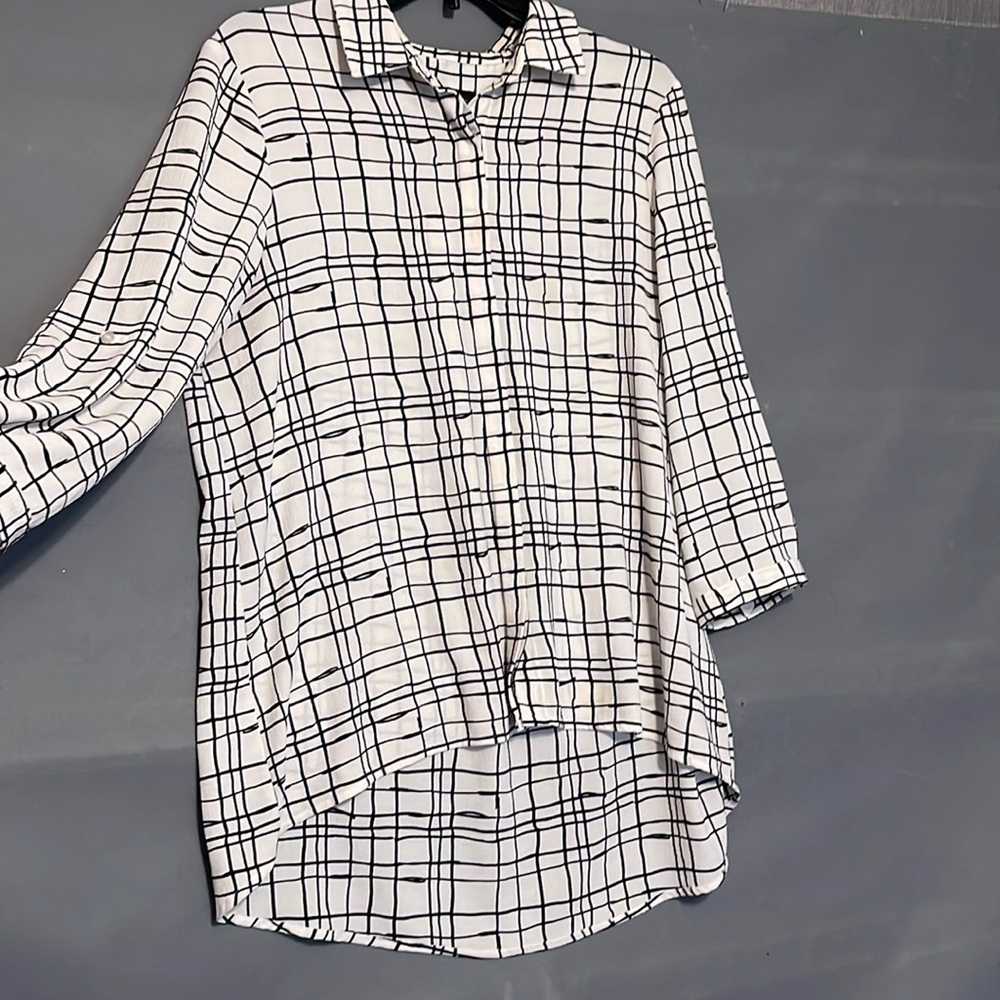 White Geometric High Low Tunic Top Size L Relaxed Fit Inverted Pleat Blouse